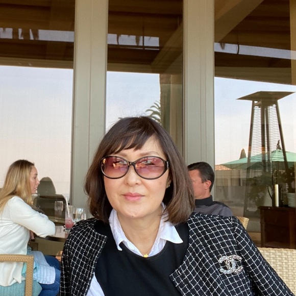 Meet your Posher, Janet - Picture 1 of 1